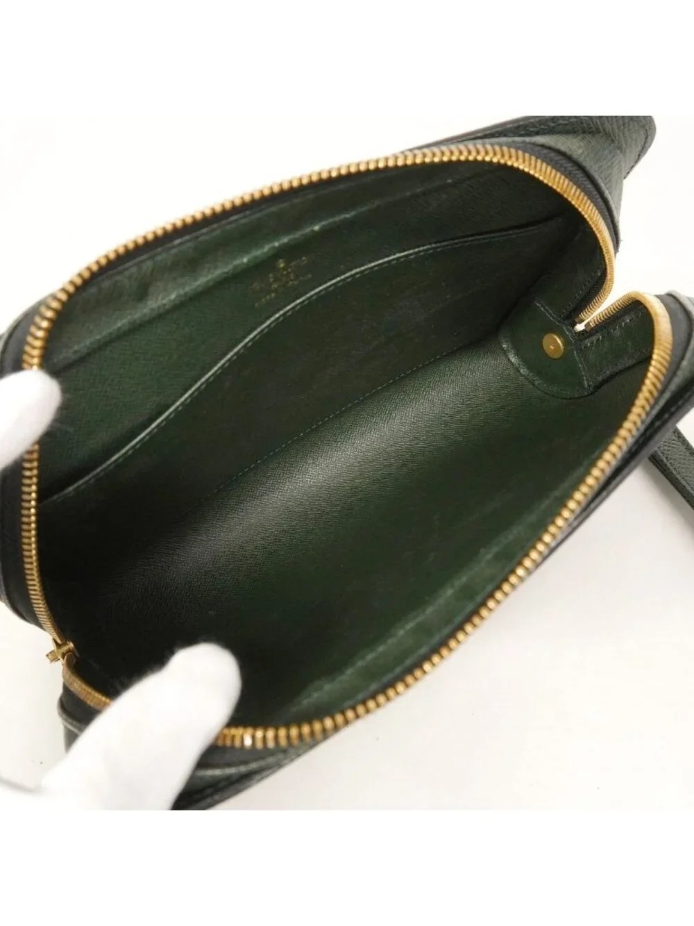 Louis Vuitton Clutch Taiga Baikal Epi